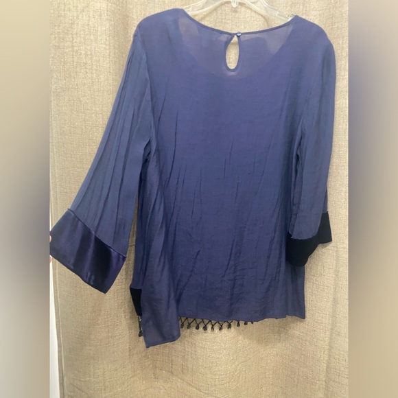 🔴5/$15 Krazy Kat Navy Blouse with Velvet and beaded Trim - Picture 8 of 8